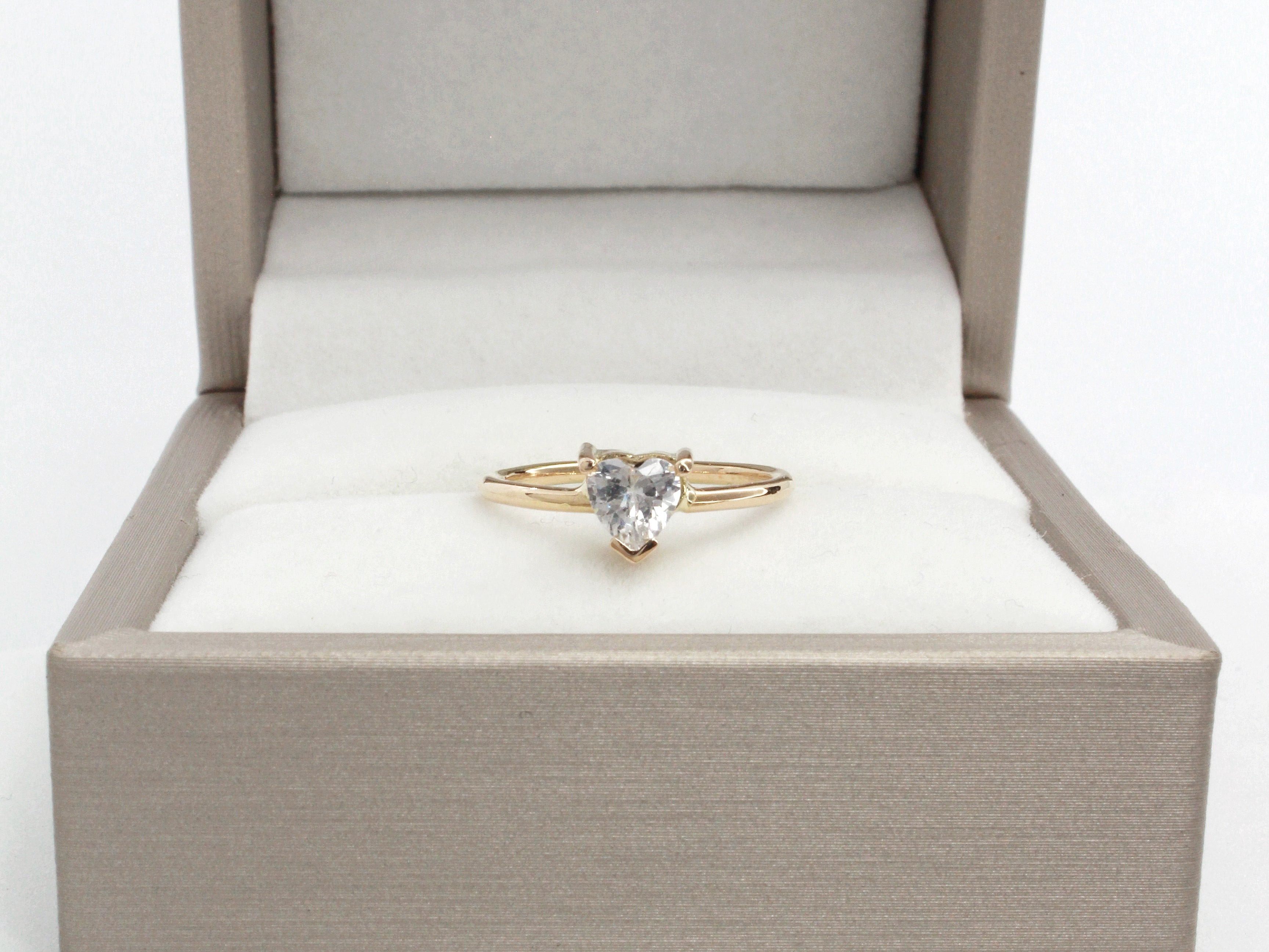 ANILLO CORAZÓN EN ORO 18K
