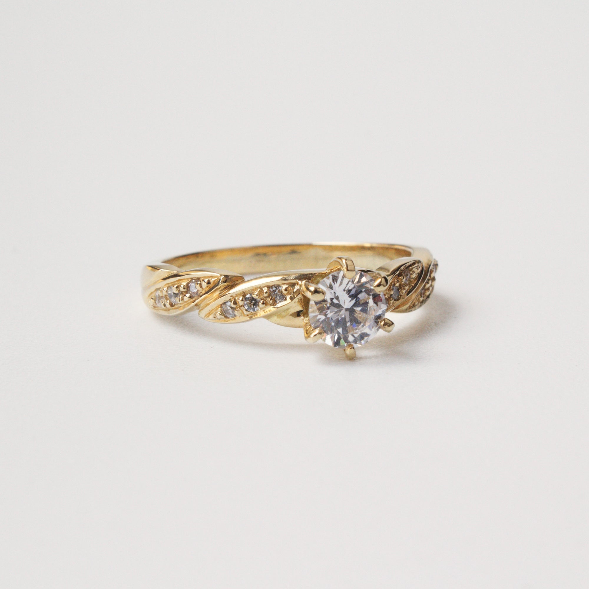 Anillo de Compromiso Infinity en Oro 18k