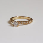 Anillo de Compromiso Annie en Oro 18k