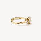 Anillo de Compromiso Oval 3 en Oro 18k