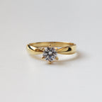 Anillo de Compromiso Bela en Oro 18k