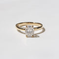 Anillo de Compromiso Oval en Oro 18k