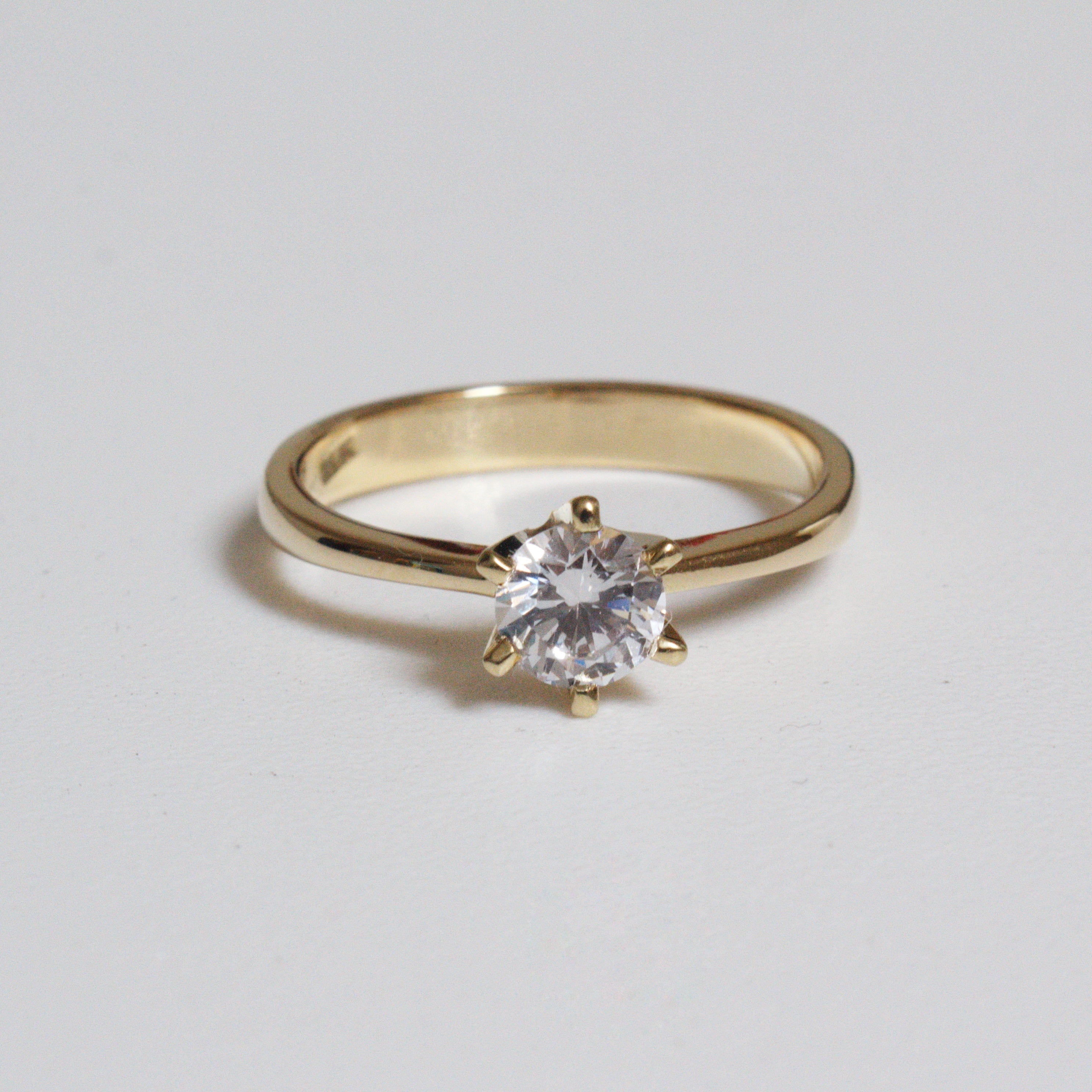 Anillo de Compromiso Estela en Oro 18k