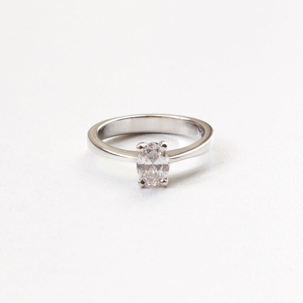 Anillo de Compromiso Oval Diamante de Laboratorio IGI 0.50ct en Oro 18k
