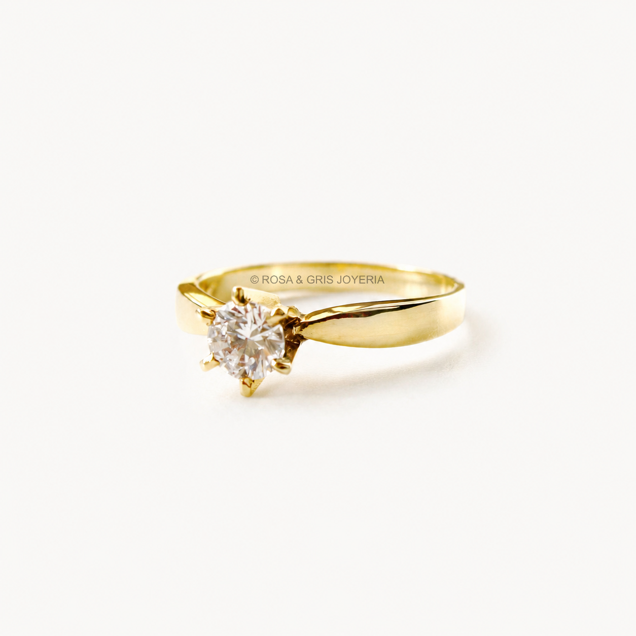 Anillo de Compromiso Bela en Oro 18k