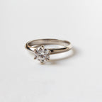 Anillo de Compromiso Elara en Oro 18k