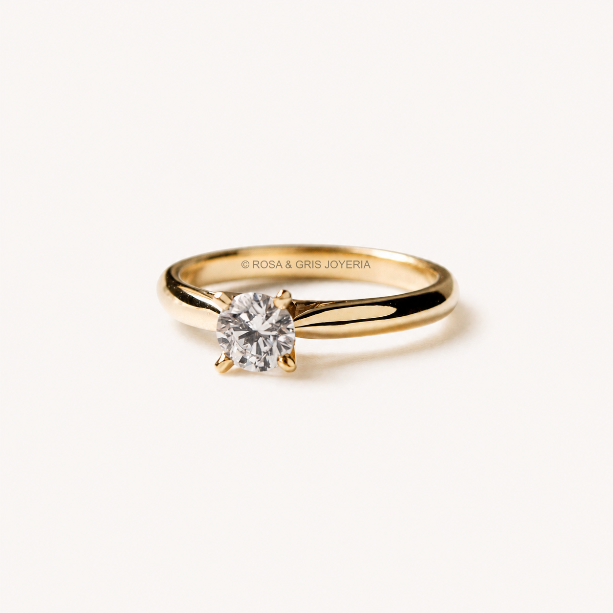Anillo de Compromiso Clásico en Oro 18k