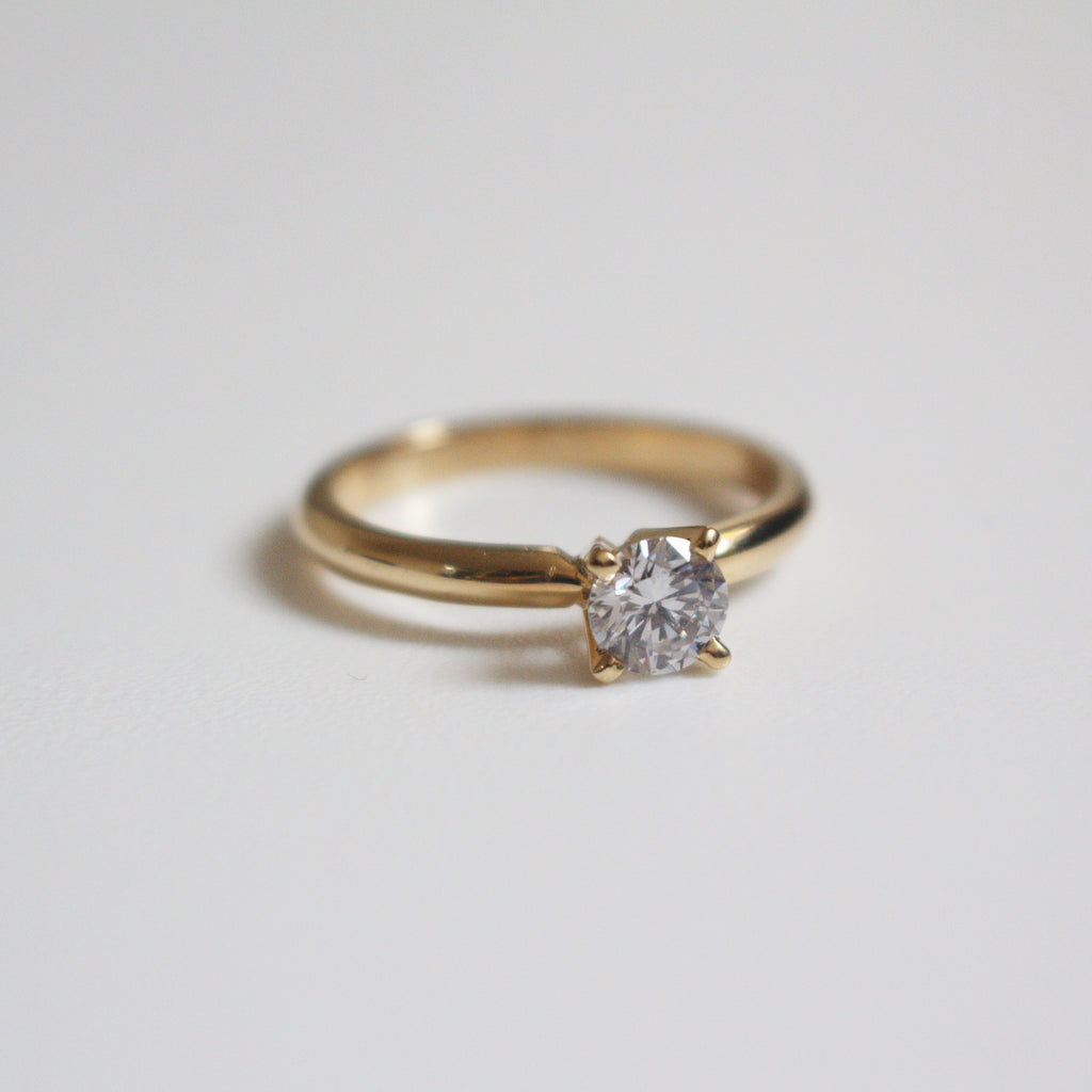 Anillo de Compromiso Sophia en Oro 18k