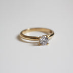 Anillo de Compromiso Sophia en Oro 18k