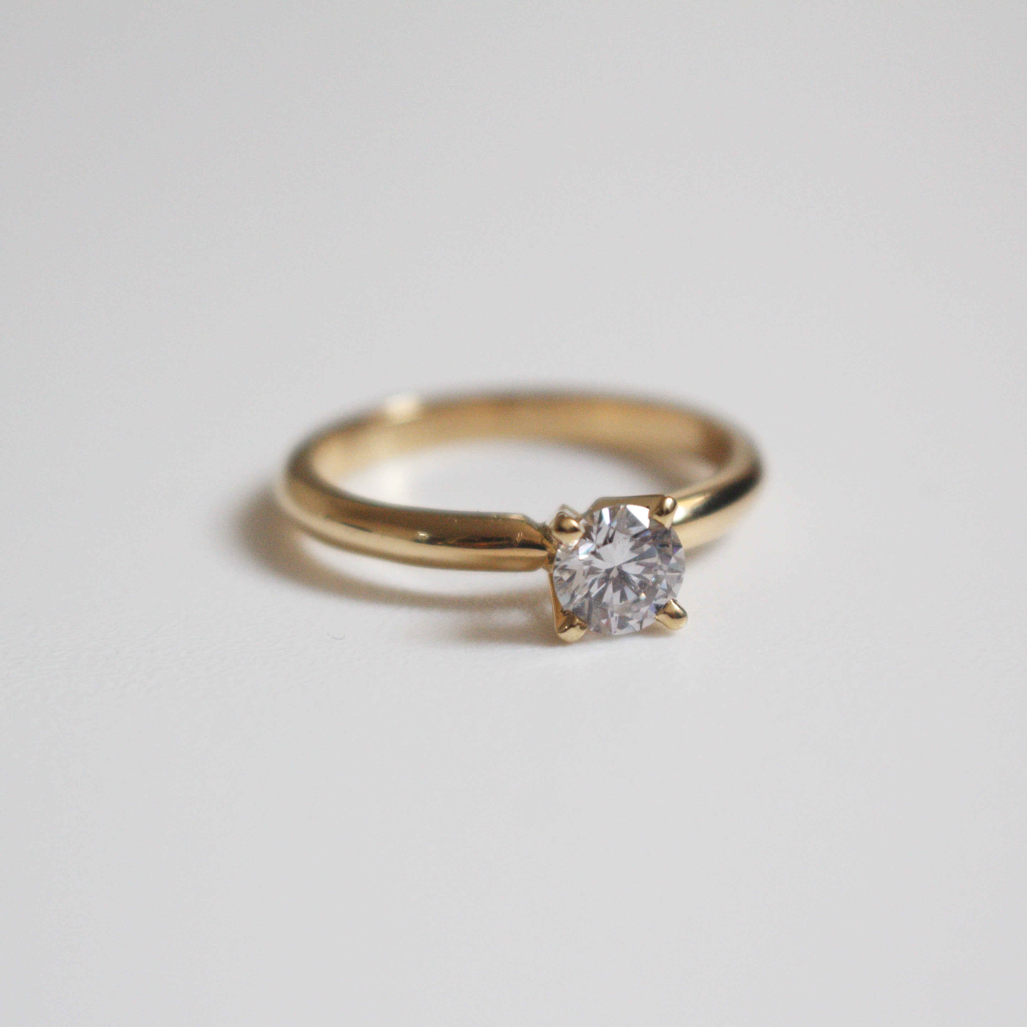 Anillo de Compromiso Sophia en Oro 18k