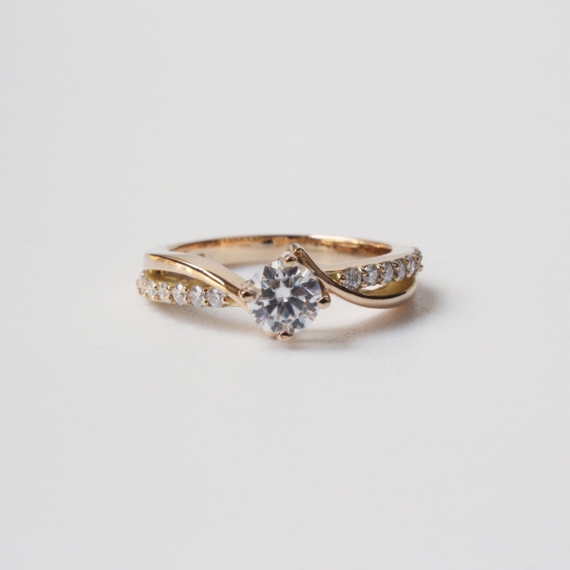Anillo de Compromiso Lady en Oro 18k